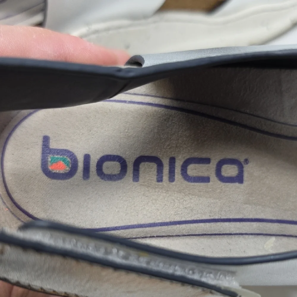 Bionica Orleands Silver Metallic Slingback Comfort Sandals Size 10
